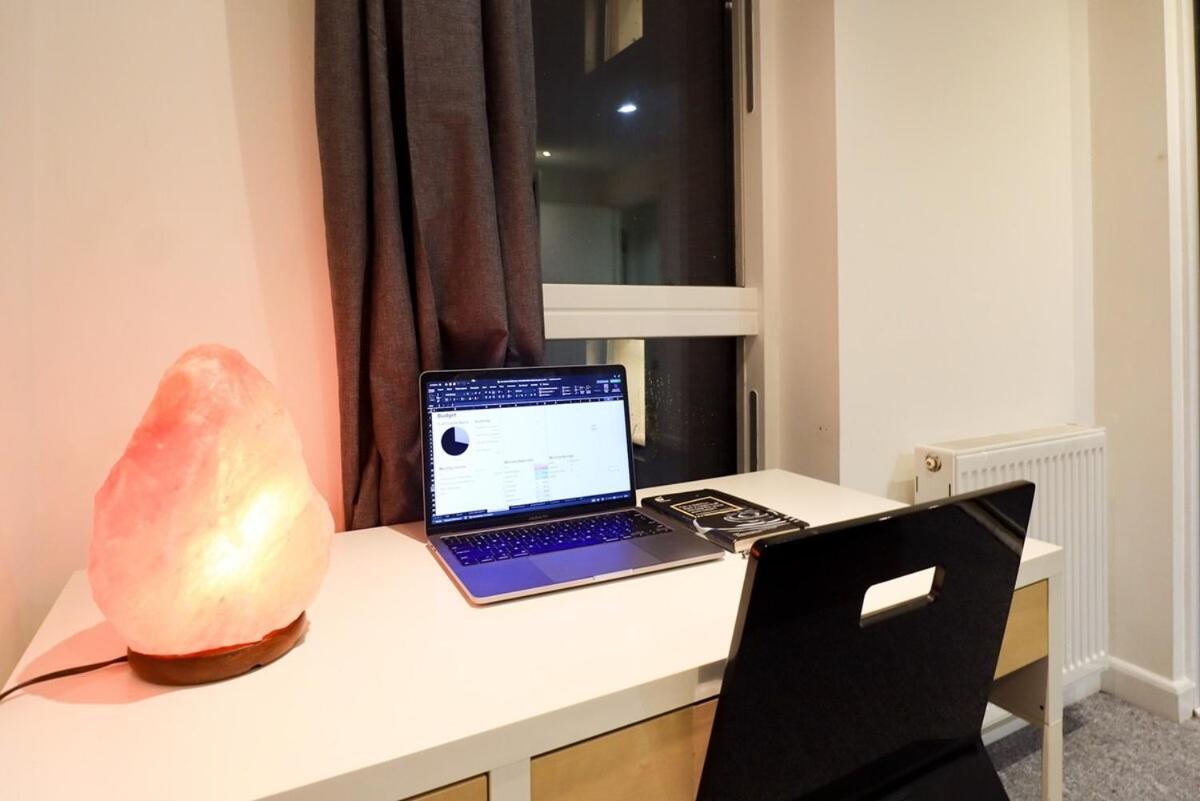 Apartment Canary Wharf 1-bedroom Apartment, Sleeps 3 - Prime Location London