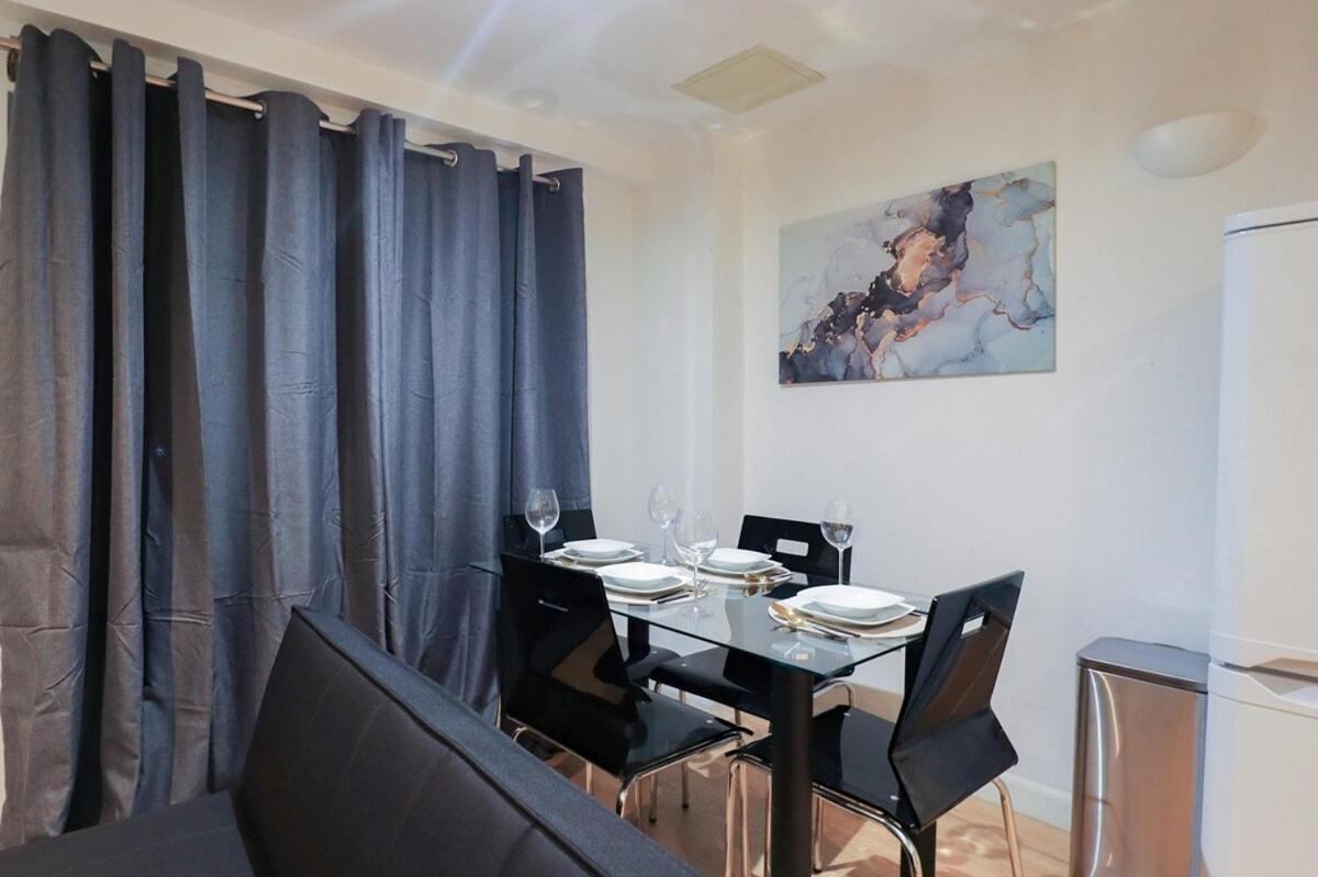 Canary Wharf 1-bedroom Apartment, Sleeps 3 - Prime Location